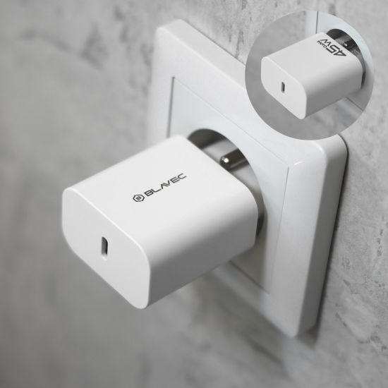 Blavec Wall charger BC-7 GaN4 - Type C - PD QC 45W 3A with Type C to Type C cable  white